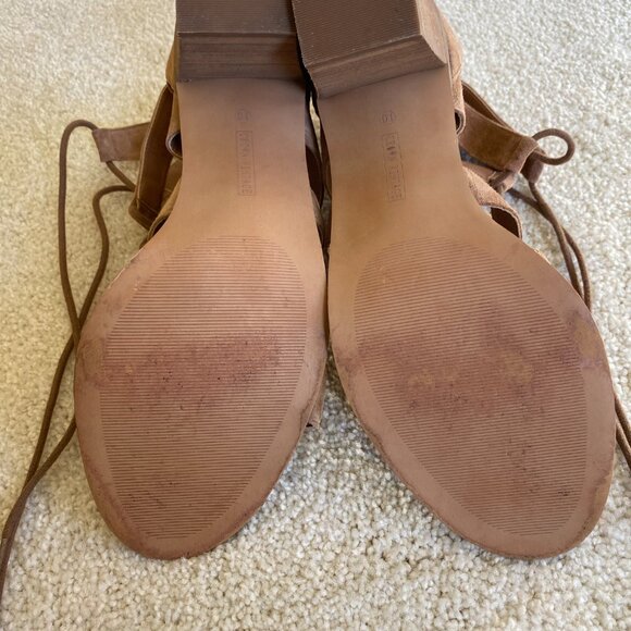 CROWN VINTAGE laceup strappy tan suede 3-1/2" heels, sz 10 - Picture 9 of 11